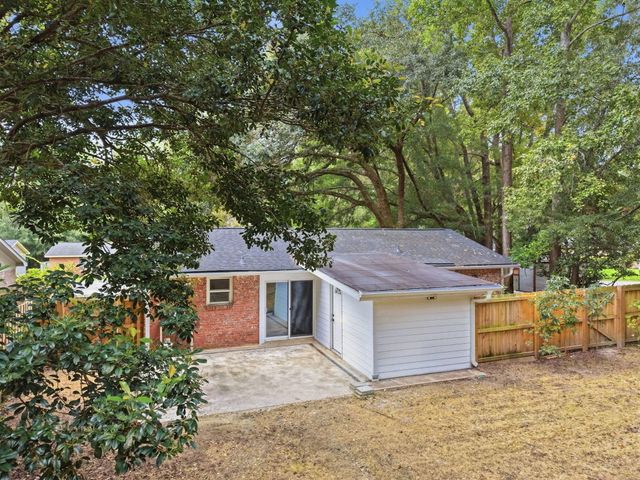 221 Barshay Drive, Summerville, SC 29483