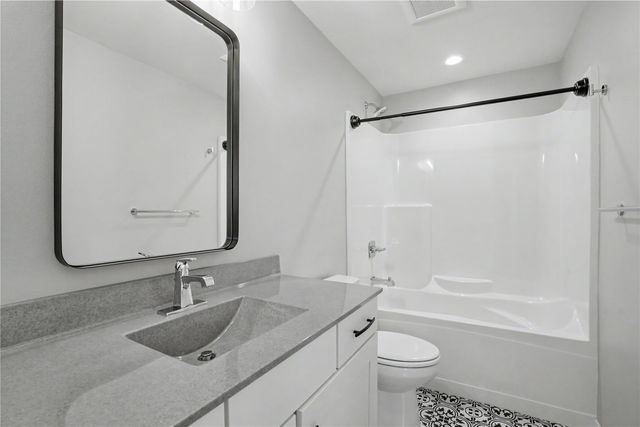 1083 Dubs Drive, Iowa City, IA 52246