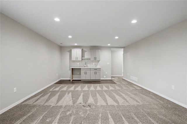 1083 Dubs Drive, Iowa City, IA 52246