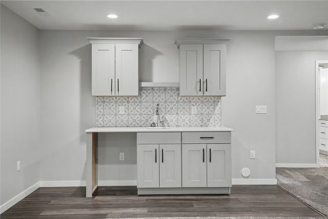 1083 Dubs Drive, Iowa City, IA 52246