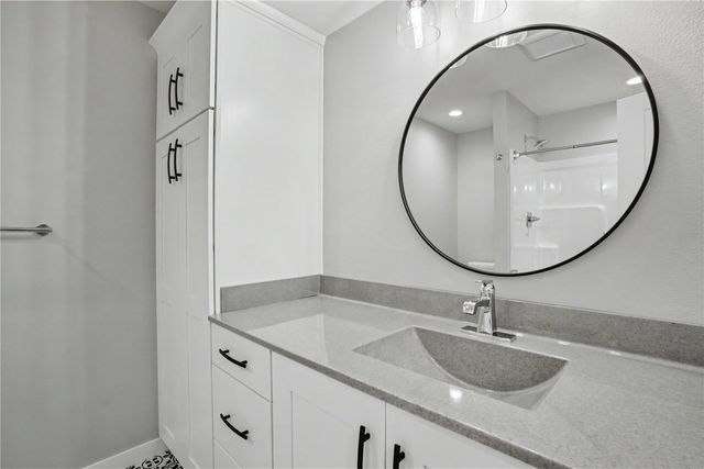 1083 Dubs Drive, Iowa City, IA 52246