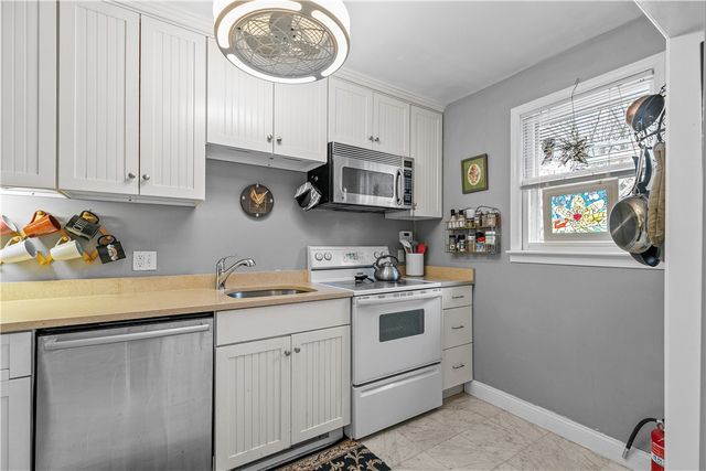 46 Chastellux Avenue M8, Newport, RI 02840