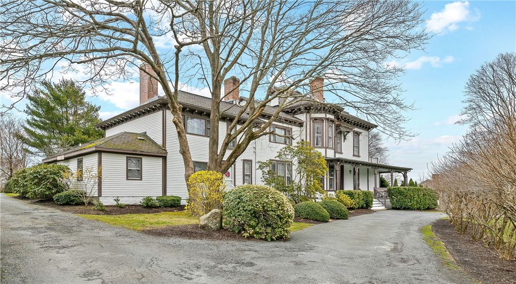 46 Chastellux Avenue M8, Newport, RI 02840