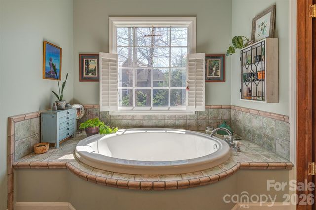 46 Valley Drive, Weaverville, NC 28787