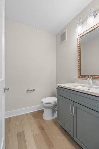 1 Hill Farm Road 307, North Oaks, MN 55127