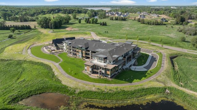 1 Hill Farm Road 307, North Oaks, MN 55127