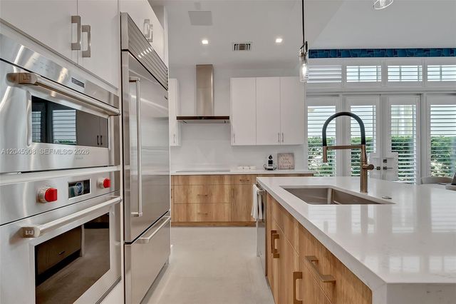 3406 Ponce De Leon Boulevard, Coral Gables, FL 33134