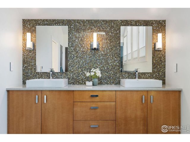 711 Hawthorn Ave, Boulder, CO 80304