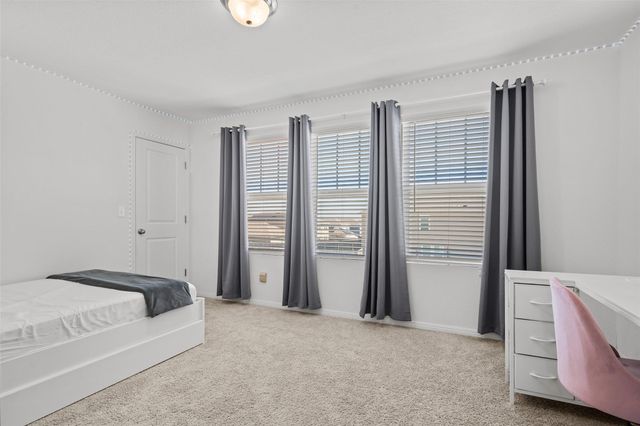 305 Redfish LN, Hutto, TX 78634