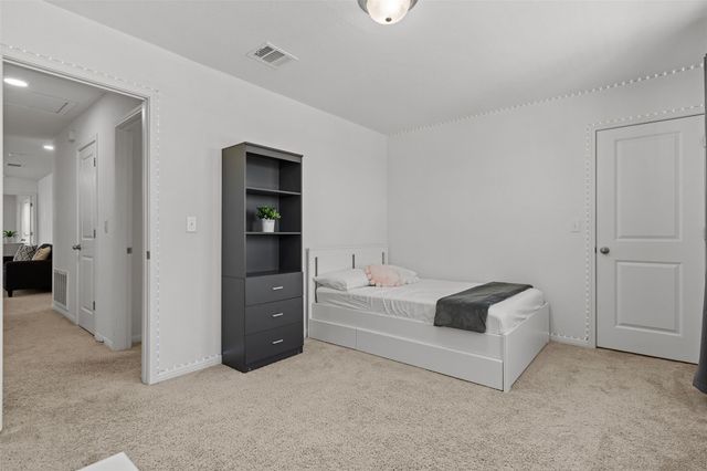 305 Redfish LN, Hutto, TX 78634