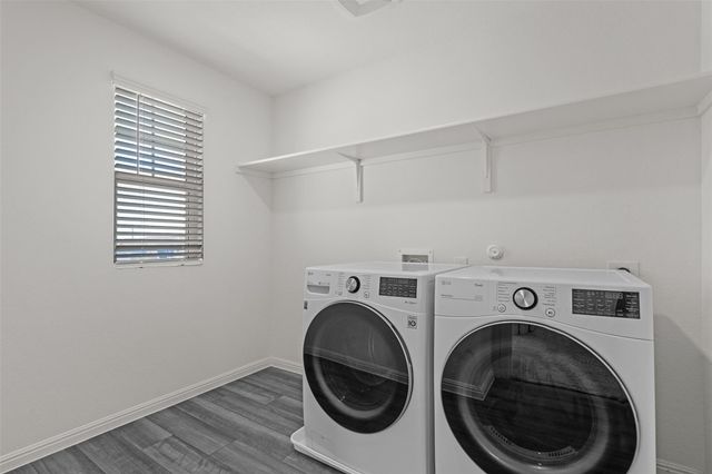 305 Redfish LN, Hutto, TX 78634