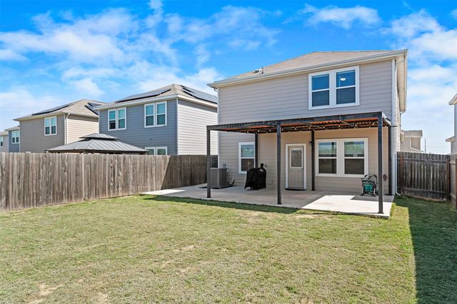 305 Redfish LN, Hutto, TX 78634