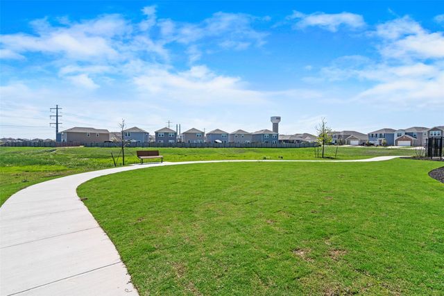 305 Redfish LN, Hutto, TX 78634