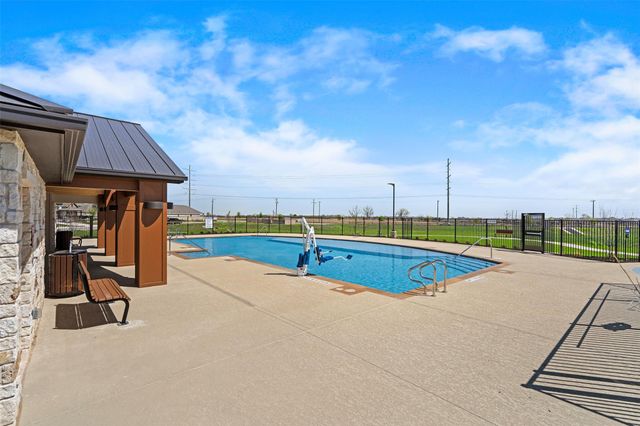 305 Redfish LN, Hutto, TX 78634