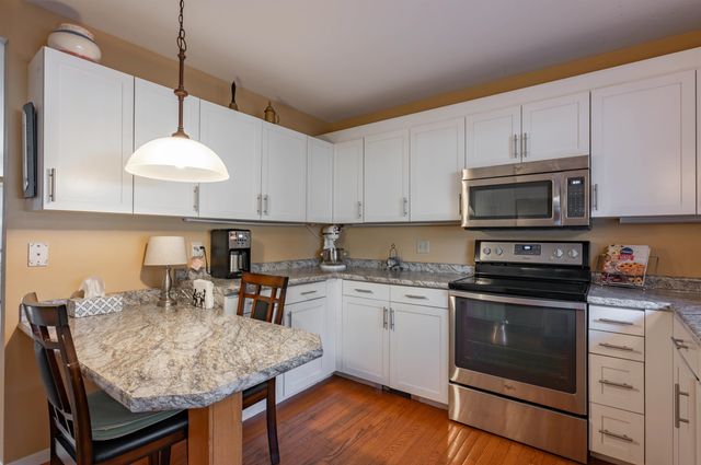 11 Pondview Drive, Merrimack, NH 03054