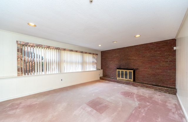 37 Himoor Circle, Randolph, MA 02368