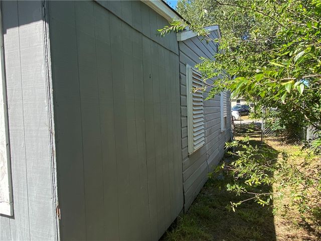 1729 Sherman St, Corpus Christi, TX 78416