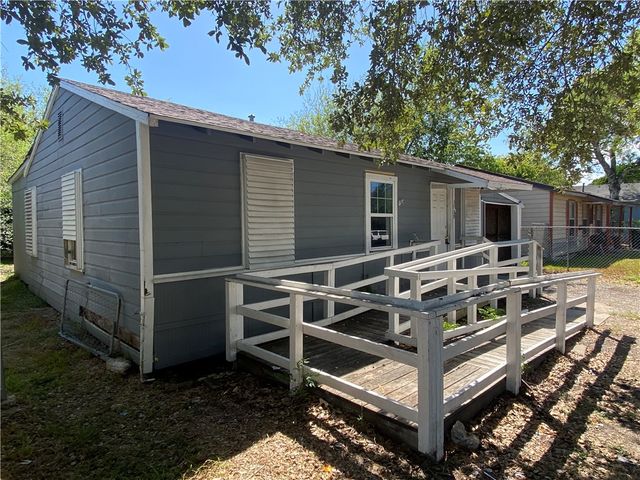 1729 Sherman St, Corpus Christi, TX 78416