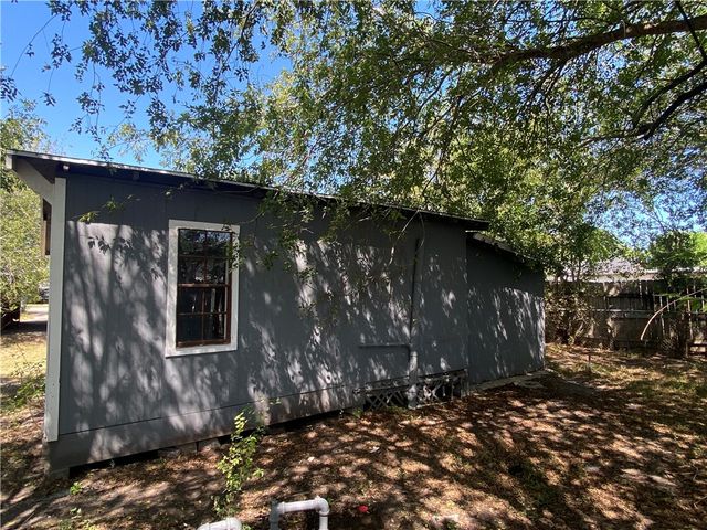 1729 Sherman St, Corpus Christi, TX 78416