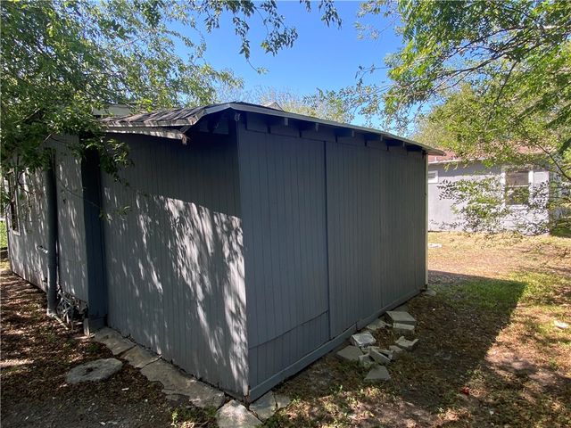 1729 Sherman St, Corpus Christi, TX 78416