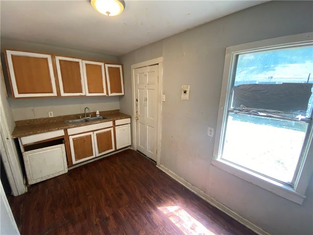 1729 Sherman St, Corpus Christi, TX 78416