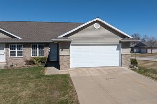 720 Hillview Drive, Fairfax, IA 52228