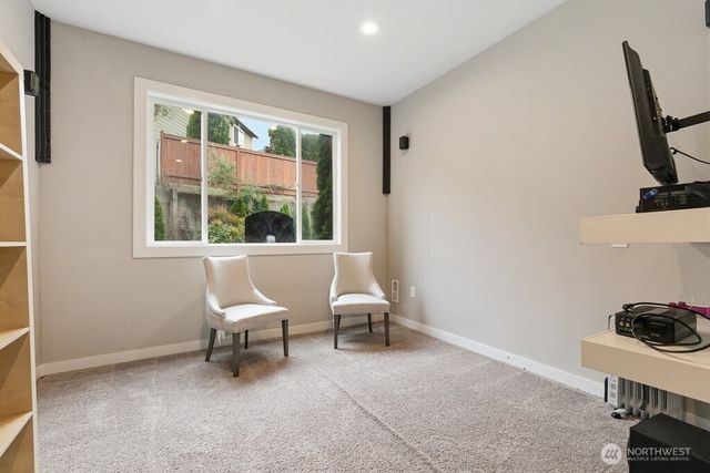 23977 SE 10th Street, Sammamish, WA 98075