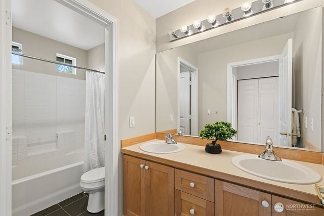 23977 SE 10th Street, Sammamish, WA 98075