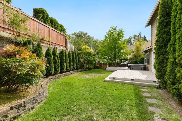 23977 SE 10th Street, Sammamish, WA 98075