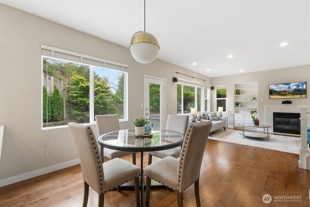 23977 SE 10th Street, Sammamish, WA 98075