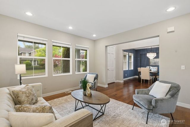 23977 SE 10th Street, Sammamish, WA 98075