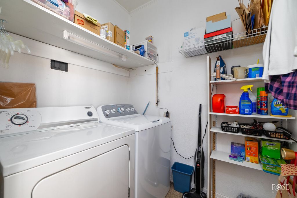 Image 12 of property listing at 2408 W Avenue L, San Angelo, TX 76901