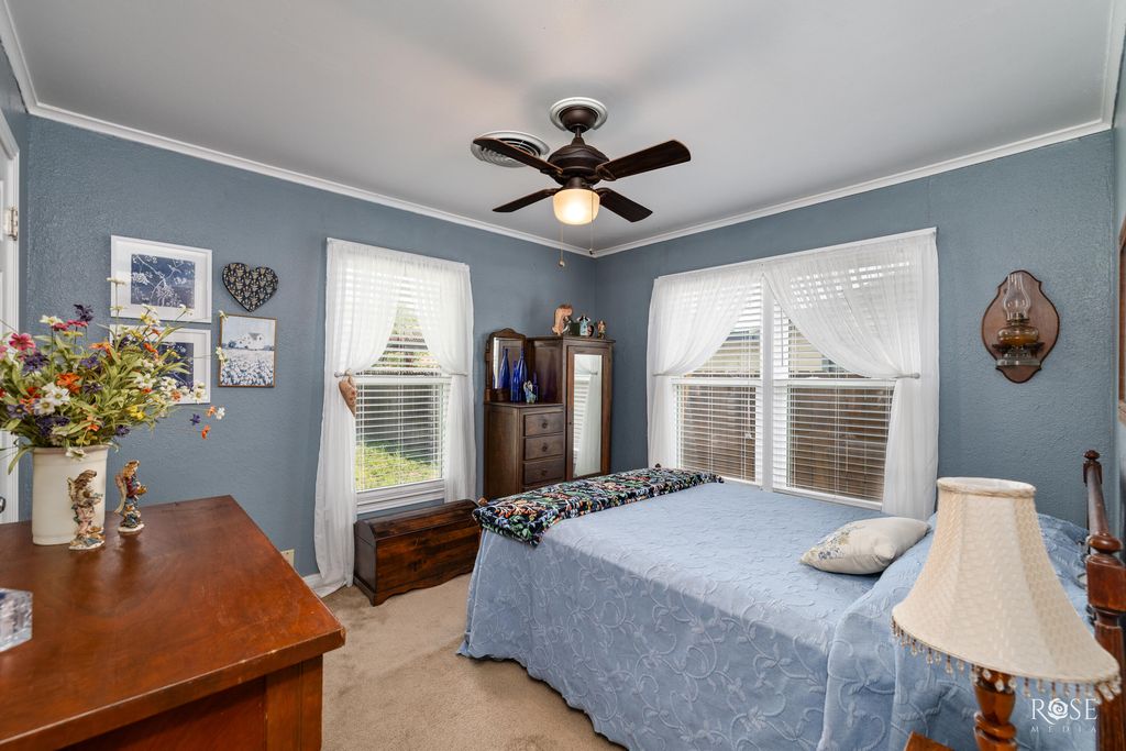Image 18 of property listing at 2408 W Avenue L, San Angelo, TX 76901