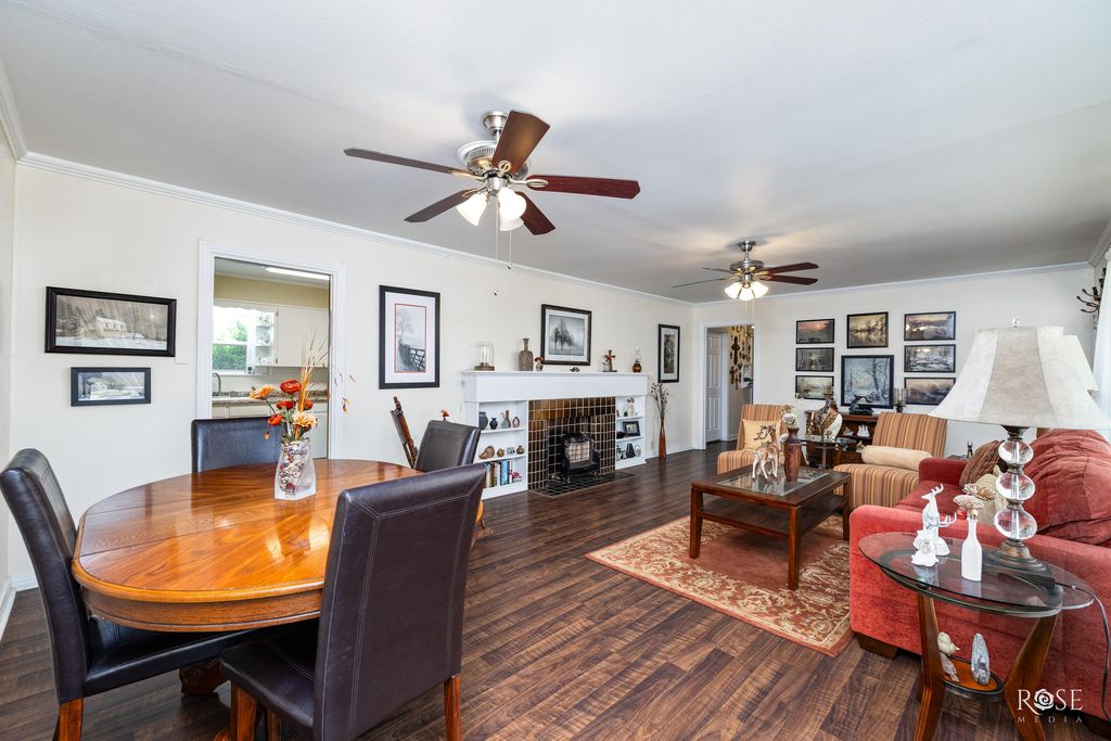 Image 8 of property listing at 2408 W Avenue L, San Angelo, TX 76901