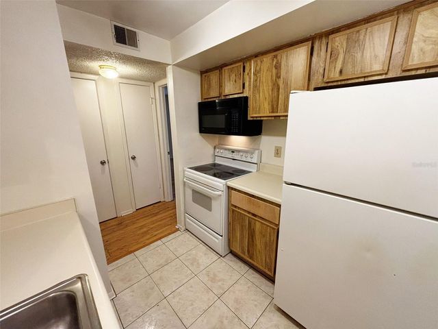 4034 DREAM OAK PLACE 104, Tampa, FL 33613