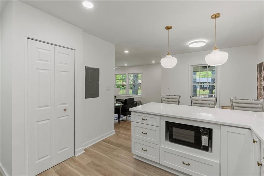Image 10 of property listing at 1979 Creekside Court, Decatur, GA 30032