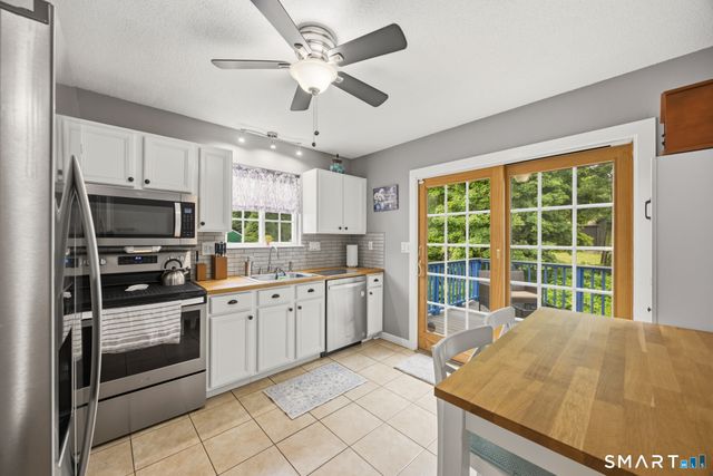 19 Lake Avenue, West Haven, CT 06516