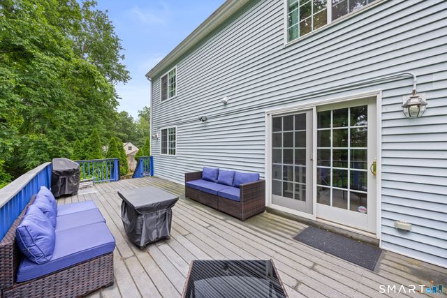 19 Lake Avenue, West Haven, CT 06516
