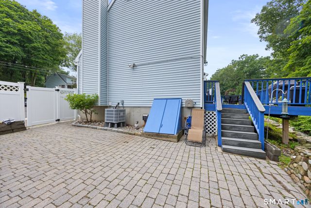 19 Lake Avenue, West Haven, CT 06516