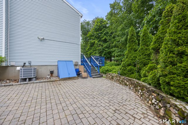 19 Lake Avenue, West Haven, CT 06516