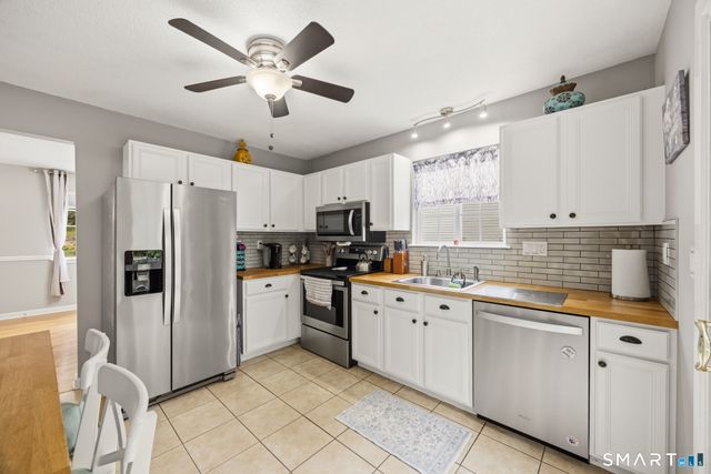 19 Lake Avenue, West Haven, CT 06516