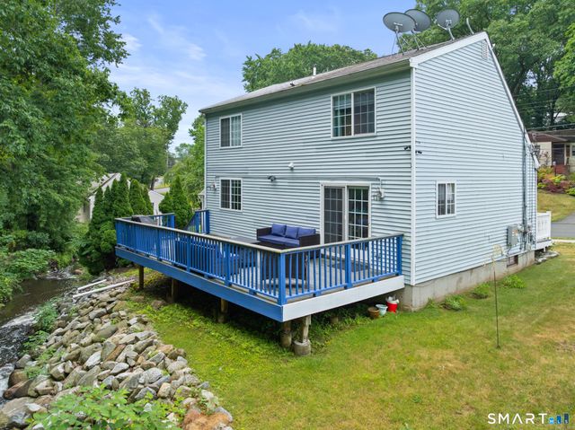 19 Lake Avenue, West Haven, CT 06516