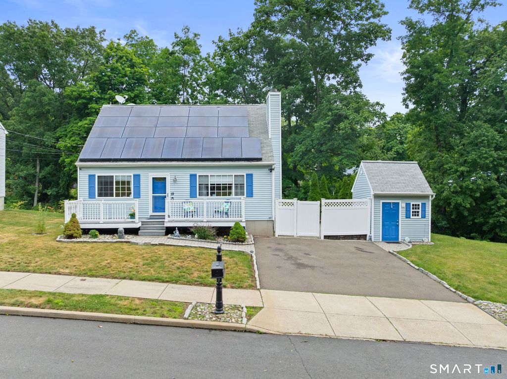 19 Lake Avenue, West Haven, CT 06516