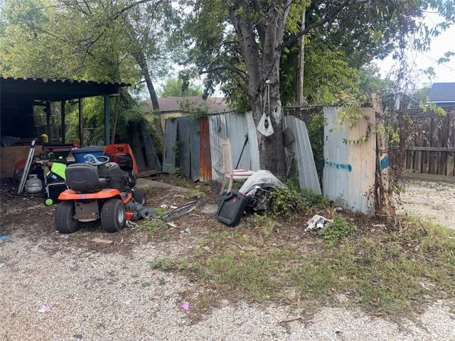 310 Nimitz Drive, Dallas, TX 75224