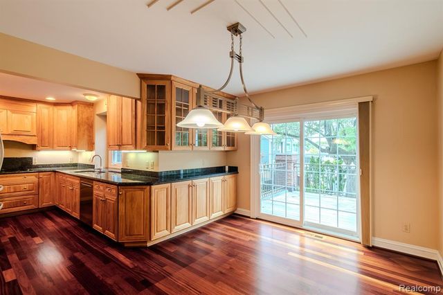 805 N Sherman Drive, Royal Oak, MI 48067