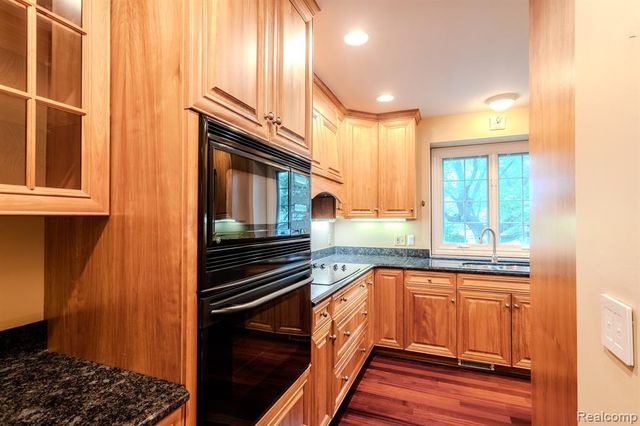 805 N Sherman Drive, Royal Oak, MI 48067