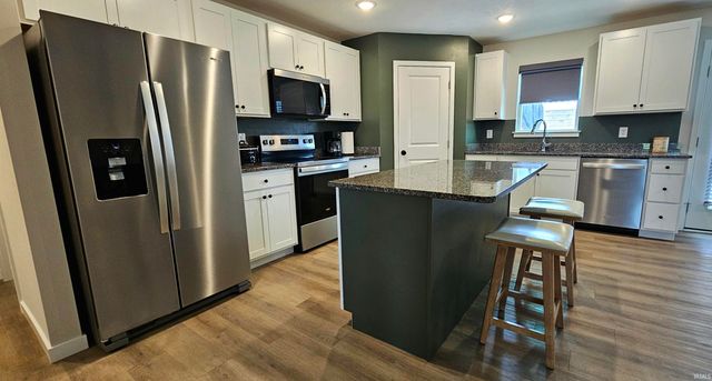 4727 White Spruce Lane, Evansville, IN 47725