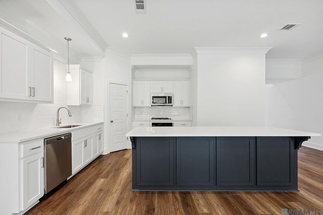 7240 Rolling Fork Rd, Baton Rouge, LA 70820