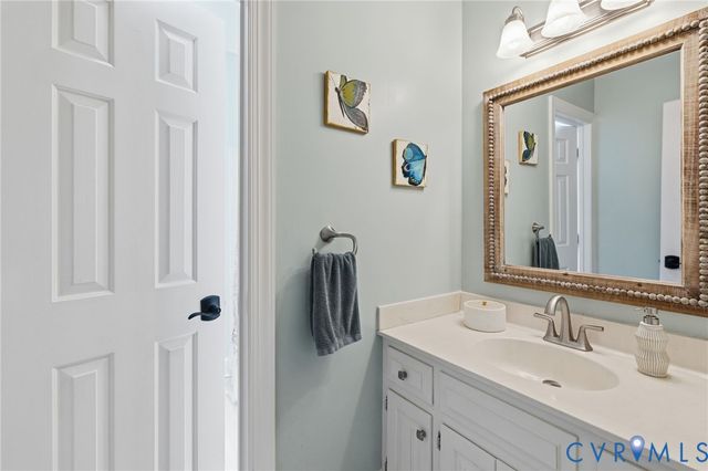 12601 Swanhurst Cir, Midlothian, VA 23113
