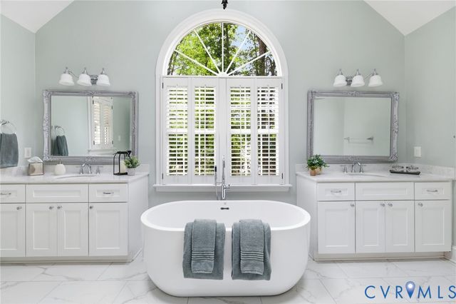 12601 Swanhurst Cir, Midlothian, VA 23113